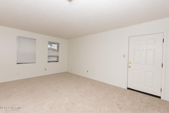 Foto del edificio - 104 Ravenwood Dr