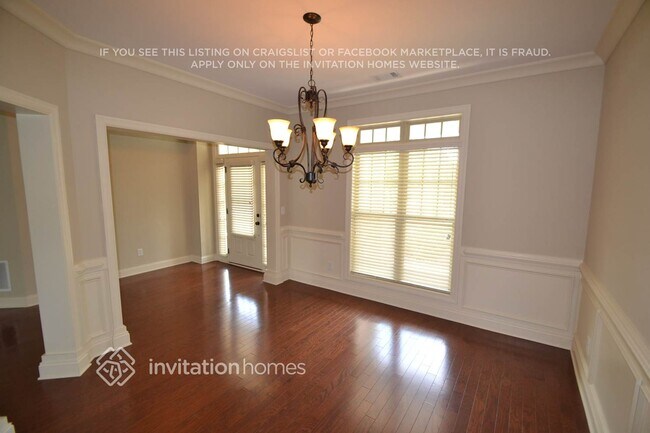 Foto del edificio - 427 Sweetwater Bridge Cir