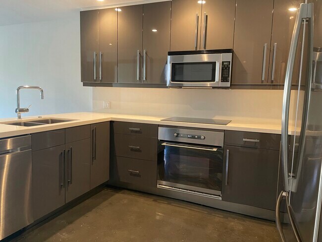 Kitchen - 11645 Montana Ave