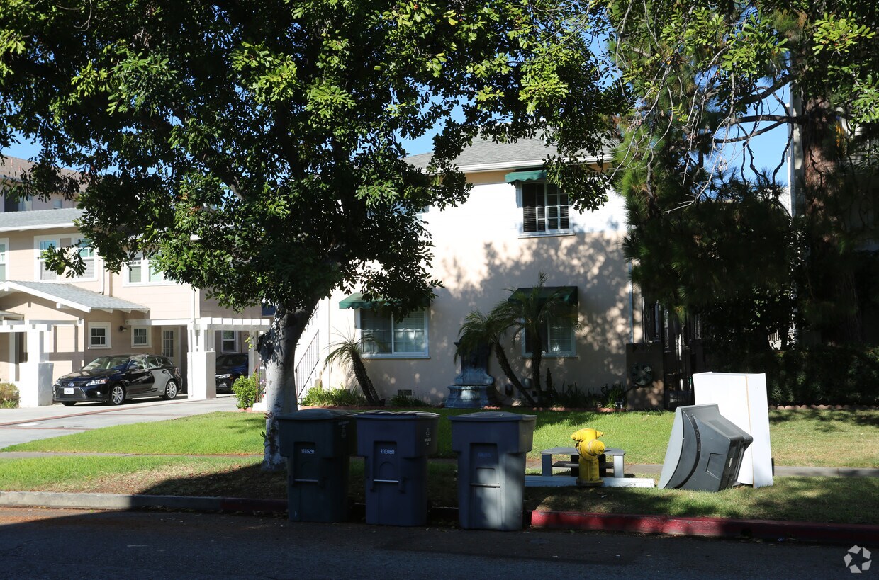 Building Photo - 323 N Louise St