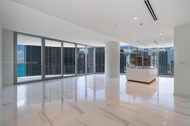 Foto del edificio - 300 Biscayne Boulevard Way