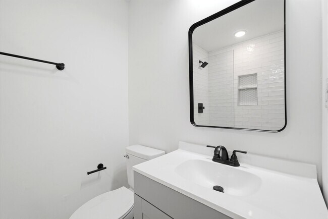 Foto del edificio - 6126 Amberly Ln