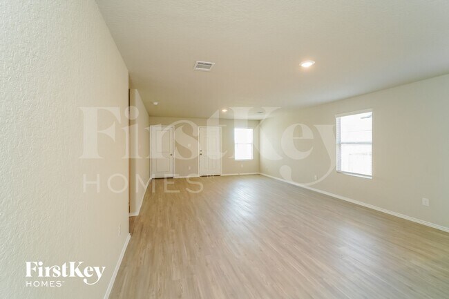 Building Photo - 10755 Prusiner Dr