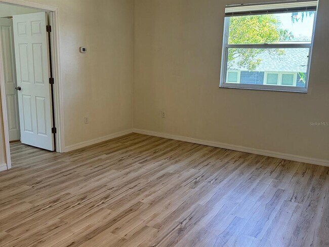 Foto del edificio - 623 Beckett Way