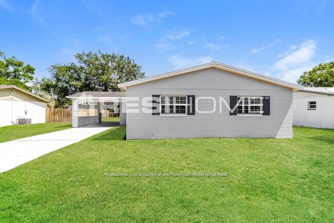 Building Photo - 1420 Dolphin Dr