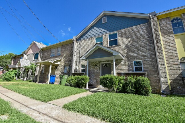 Building Photo - 207 Granberry St