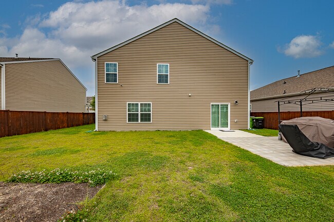 Building Photo - 410 Ginger Dr