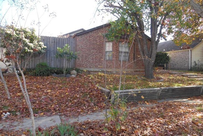 Building Photo - Ready to move in...