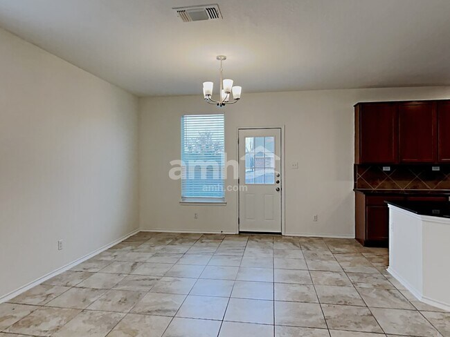 Building Photo - 135 Bass Ln