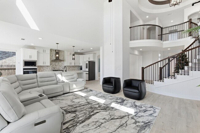 Building Photo - 396 Hollister Dr