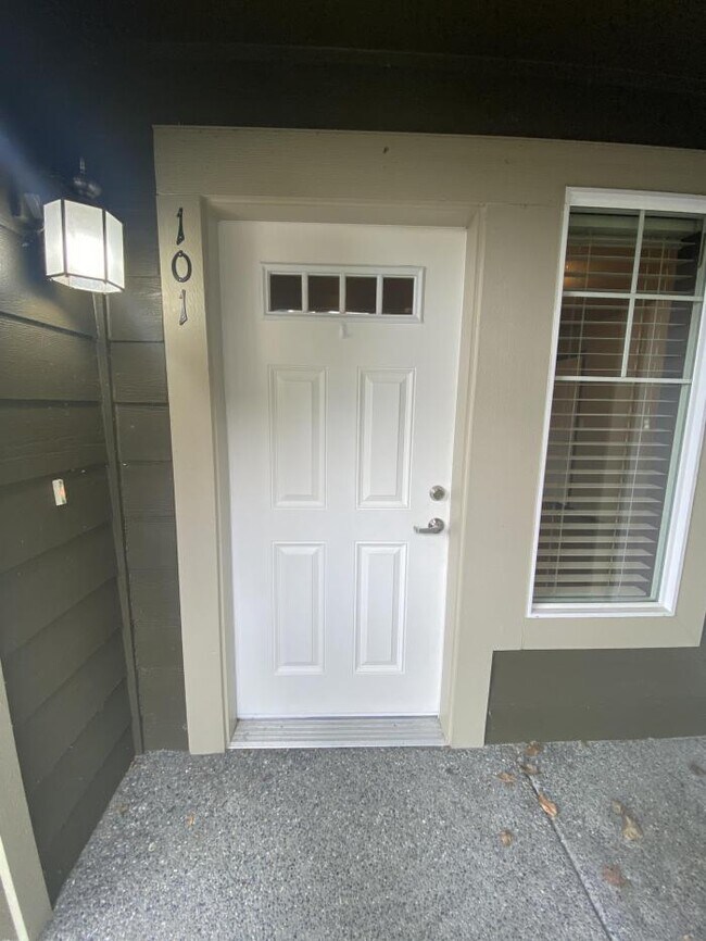 Building Photo - 3 bedroom in Marysville WA 98271