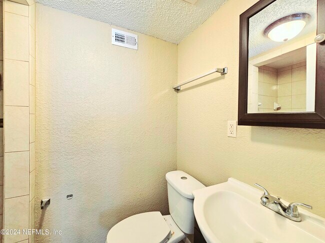 Foto del edificio - 4337 Trenton Dr S