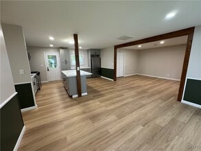 Building Photo - 304 Birchwood Blvd