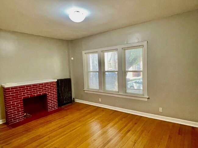 Foto del edificio - 5213 S Ingleside Ave