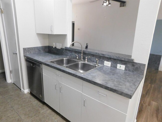 Building Photo - 1104 Winecup Ct