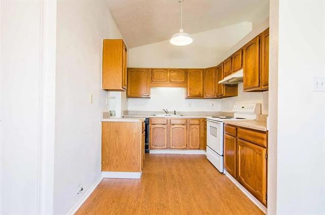 Foto del edificio - 3208 Woodlark Dr