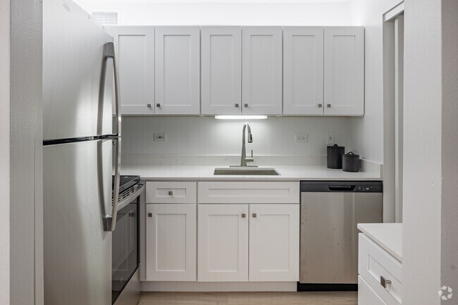 1 habitación, 1 baño - 792 pies cuadrados - Cocina - Columbus Plaza