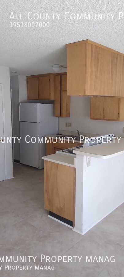 Foto del edificio - 74024 Pinon Dr