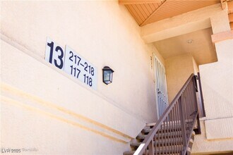 Building Photo - 350 S Durango Dr