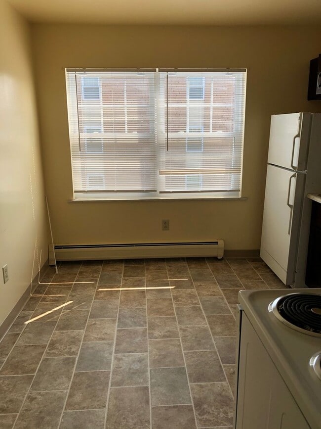 Interior Photo - Sheridan Park and Holiday Manor