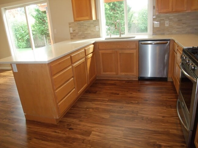 Building Photo - Newer 3 Bedroom Home in SW Albany Ready To Move Into