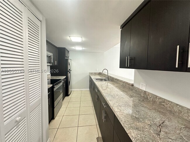 Foto del edificio - 6848 SW 37th St