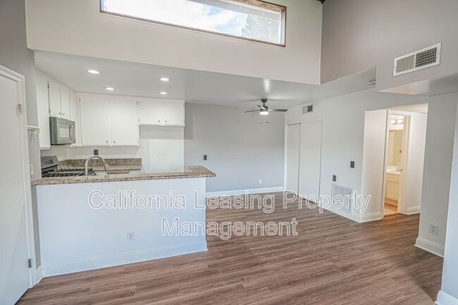 Foto del edificio - 18750 Mandan St