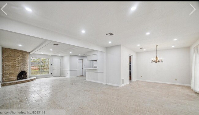 Building Photo - 7523 Antoine Dr