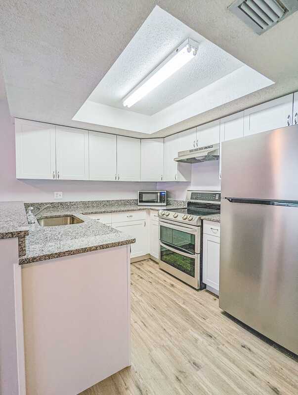 Foto del edificio - 3202 Bloomingdale Villas Ct