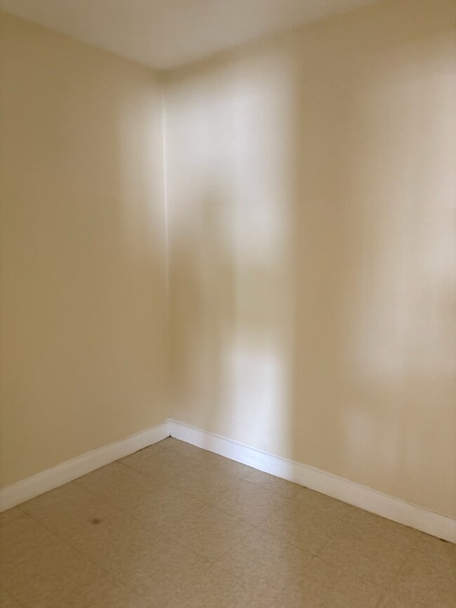 Building Photo - 35 Fairmount Pl