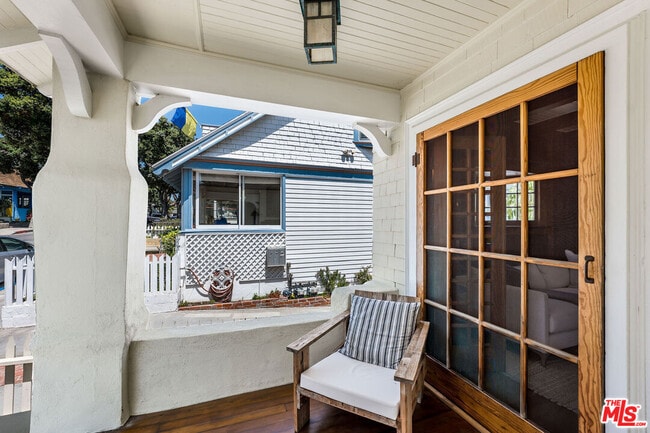 Building Photo - 126 Fraser Ave