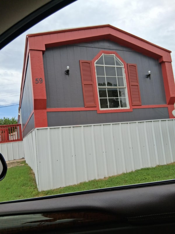Building Photo - 305 S Amy Ln
