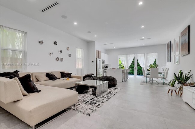 Foto del edificio - 3053 Gifford Ln