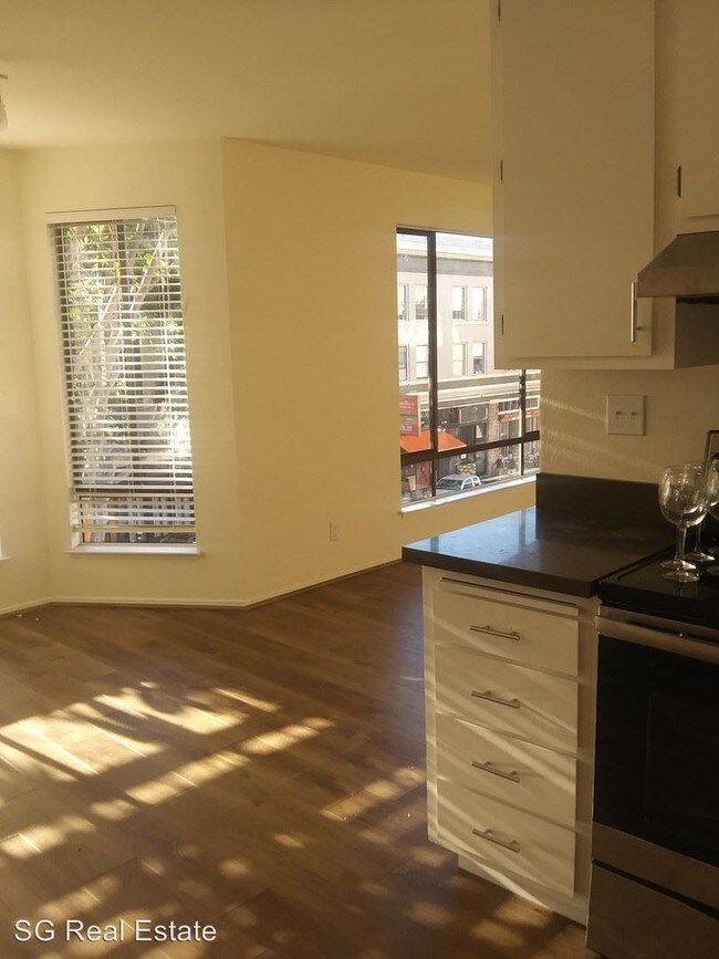 Building Photo - 1155-1157 Valencia St