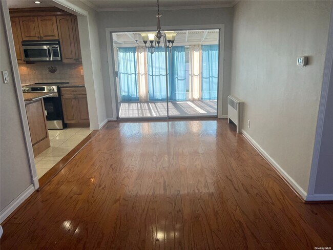 Foto del edificio - 140 Saddle Rock Rd