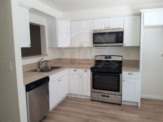 Building Photo - 8837 Glendon Way