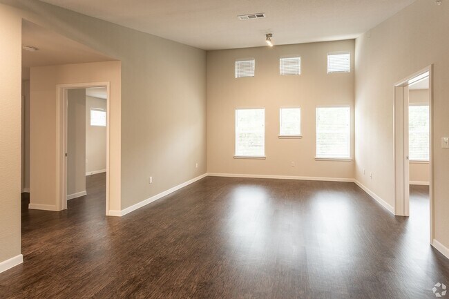 Foto del edificio - 3300 Oak Creek Dr