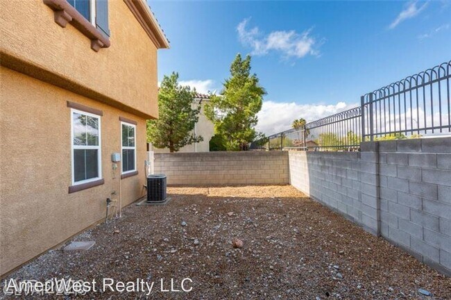Foto del edificio - 3 br, 2.5 bath House - 6134 Pine Villa ave