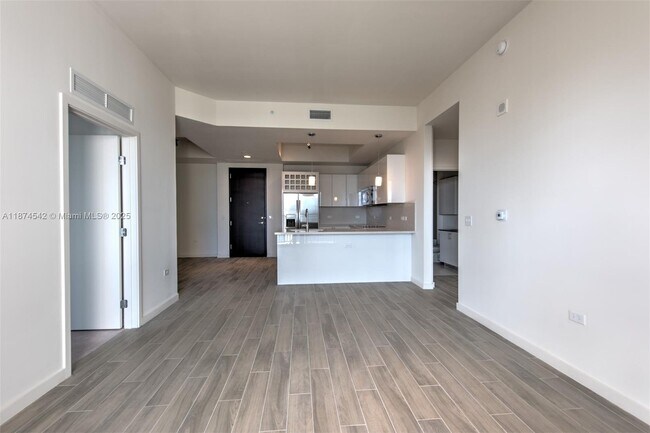 Foto del edificio - 999 SW 1st Ave