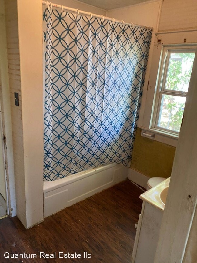 Foto del edificio - 3 br, 1 bath House - 3919 Rowe Ave.