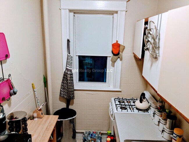 Foto del edificio - 64 Woodstock Ave