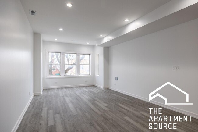 Foto del edificio - 1014 N Hamlin Ave