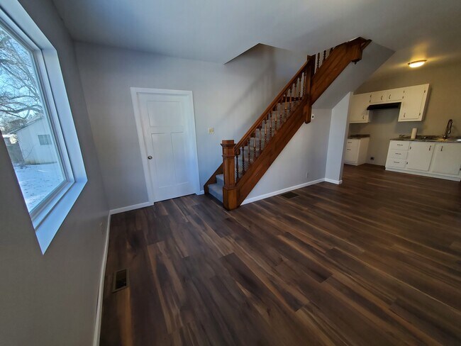 Área de entrada - 816 W Gambier St