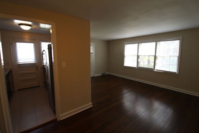 Foto del edificio - Fully Renovated 1 Bedroom 1 Bath in North ...