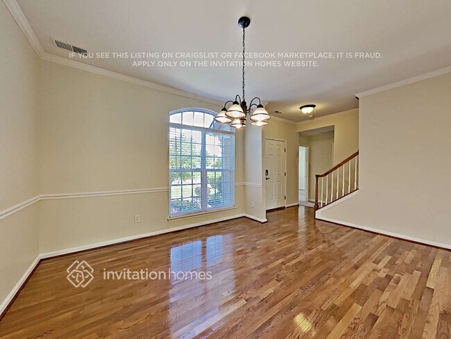 Foto del edificio - 2572 McGinnes Pl NW