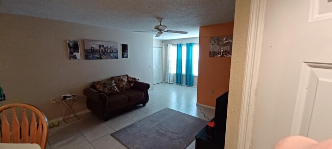 Foto del edificio - 1401 Village Blvd