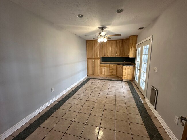Foto del edificio - Spacious Home For Rent