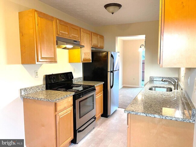 Building Photo - 21845 Ronald Dr