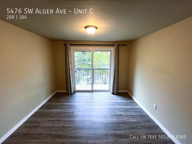 Building Photo - Cozy 2 Bedroom in Sequoia Park Condominium...