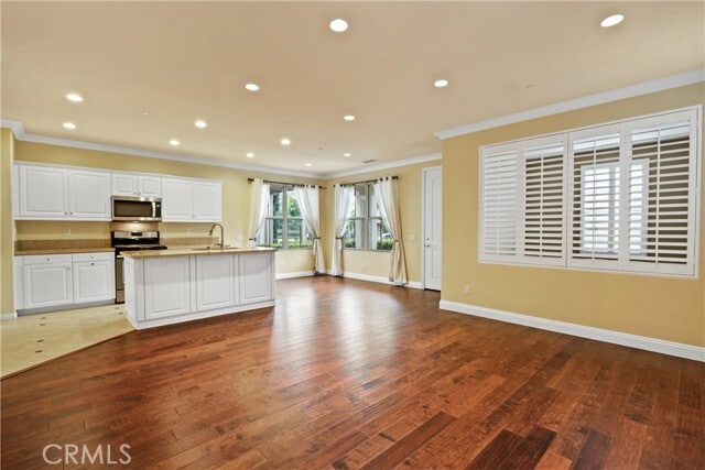 Building Photo - 40 Coralwood